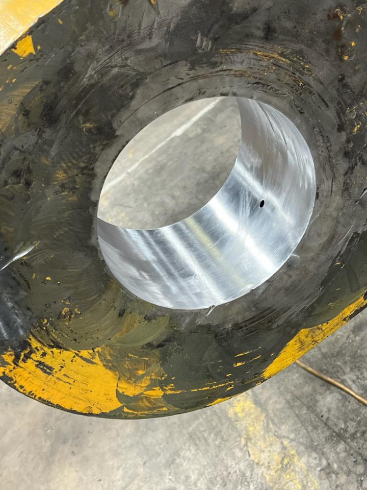 Precision machine work on a hydraulic cylinder